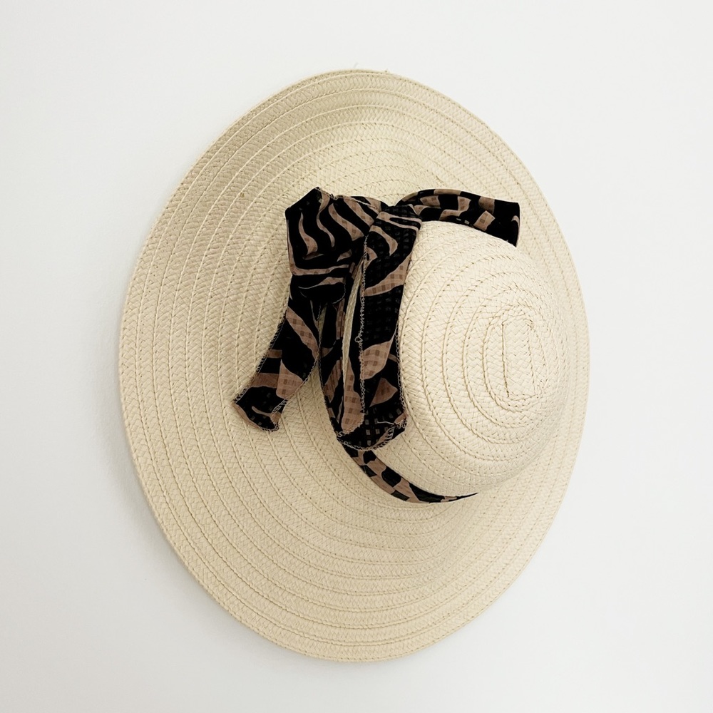 4/$30 Beach / Sun Hat | Never Worn !